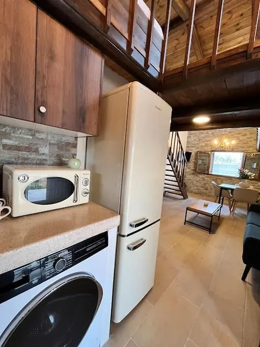Sofia Apartment B - Stavros Greece